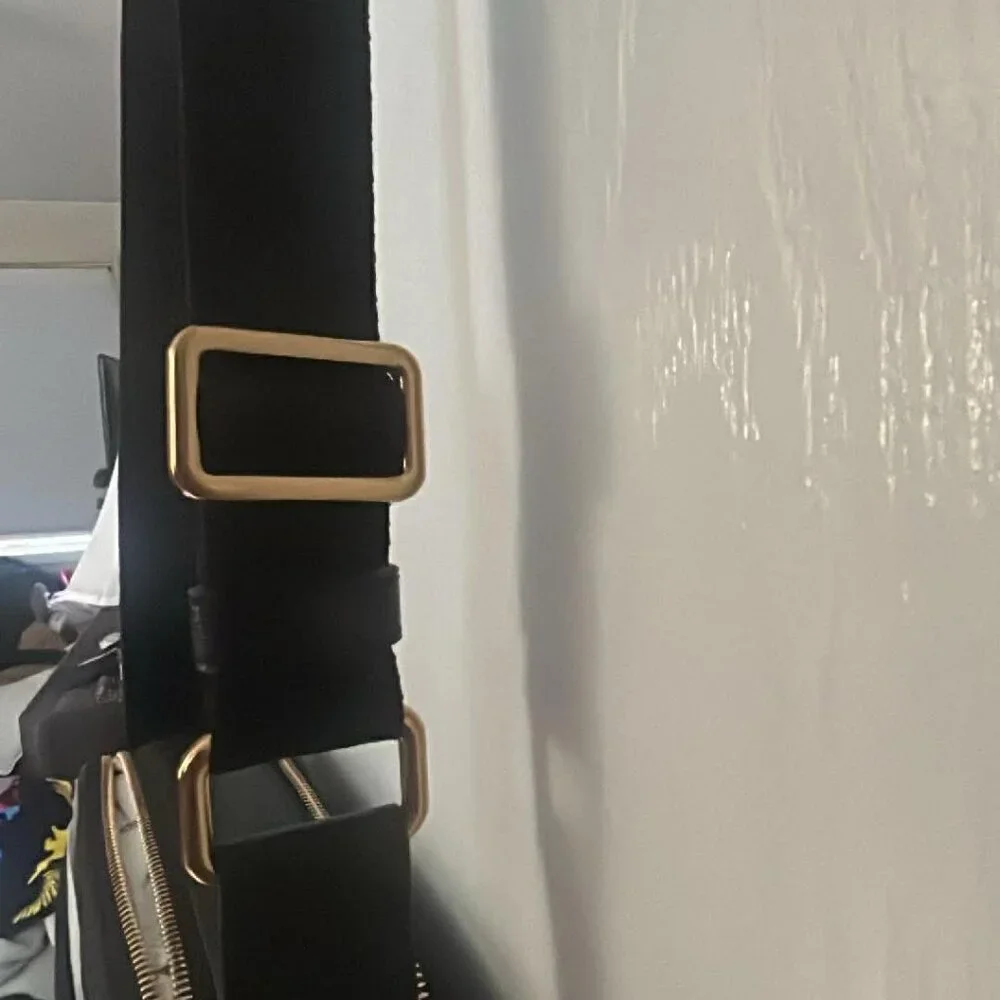 Karl Lagerfeld Paris Crossbody Bag - Picture 3 of 7